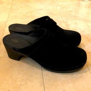 Crocs Suede clog wedges